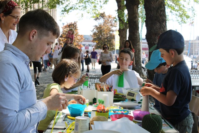 weekender-family-activity-on-harbourside-architecture-centre