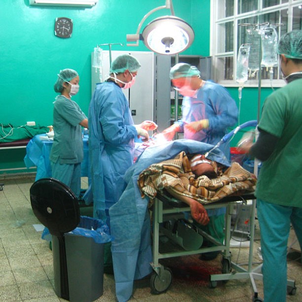 154156_10151197676727385_684626619_n