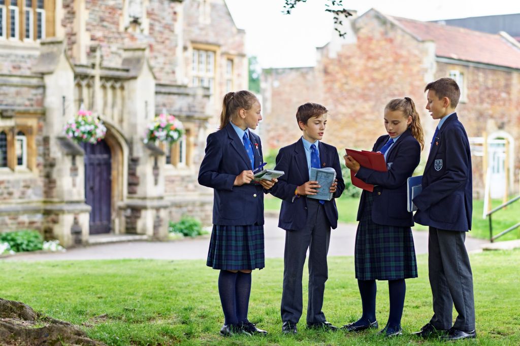 This image has an empty alt attribute; its file name is clifcol_d3_s10_phase198-cropped.jpg